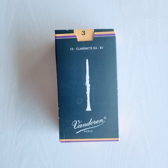 Vandoren  Bb Clarinet Traditional Reeds Strength 3 (5 Pack) - Picture 5 of 11